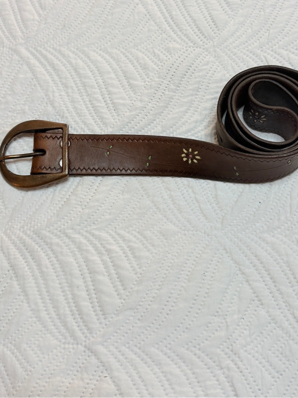 Vintage 1970 Women’sBrown Leather  Embossed Floral Vine Belt. Size 34